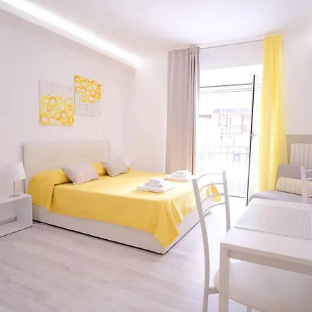 Charme & Chic Studios - Bari Centro Exterior photo